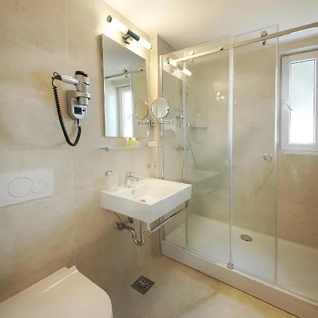 Olive Family - & Adria 4* أنكاران