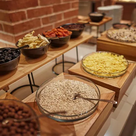 Olive Family - & Adria أنكاران